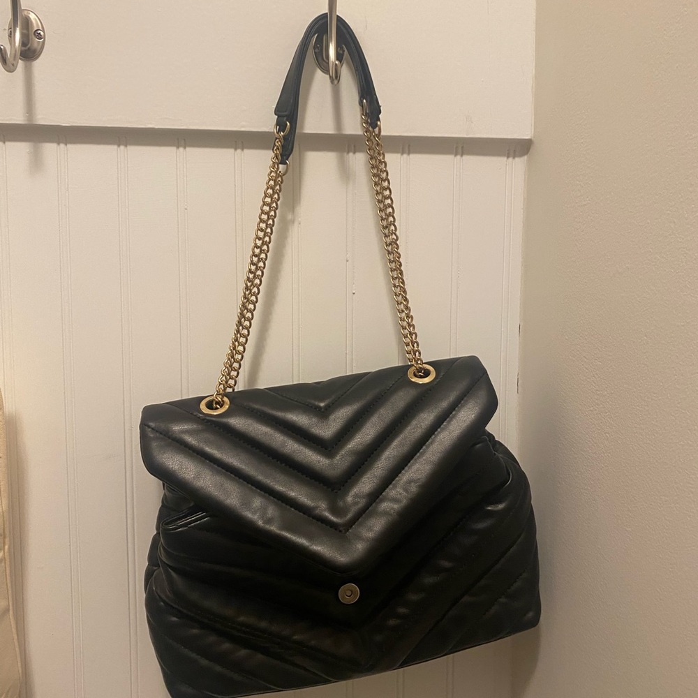 Quilted Chevron Chain-Handle Shoulder Bag - Black